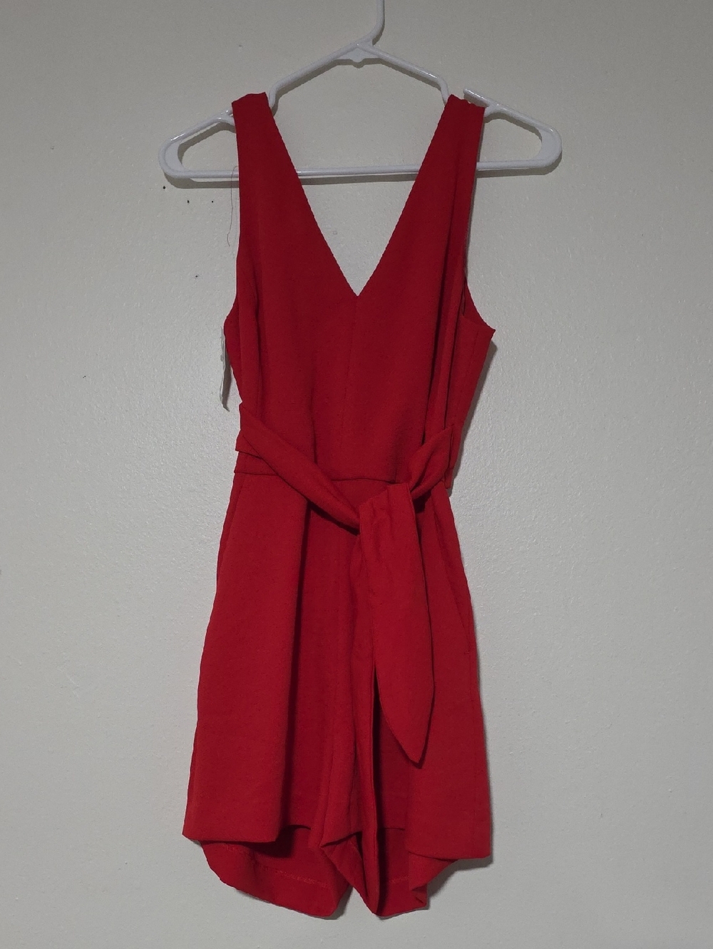 Aritzia Wilfred Red V-Neck Tie-Waist Romper